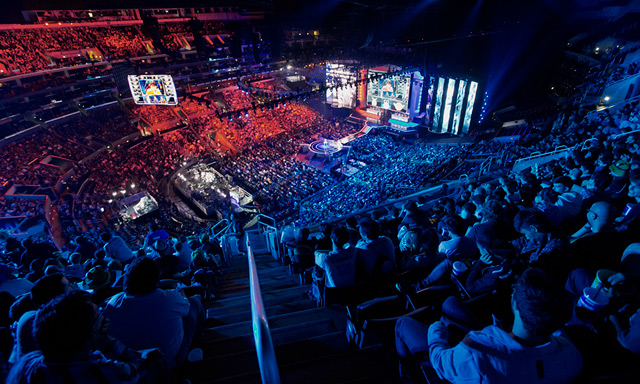 S15LOL全球总决赛开幕式科技感十足，全息投影惊艳四座